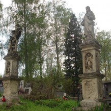 Zabytkowy cmentarz parafialny w Skalbmierzu 