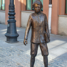 Pomnik młodego Ludwika Zamenhofa
