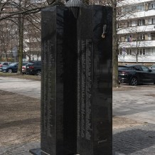 Pomnik Cichociemnych Spadochroniarzy AK 