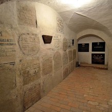 Krypta w podziemiach bazyliki św. Krzyża w Warszawie