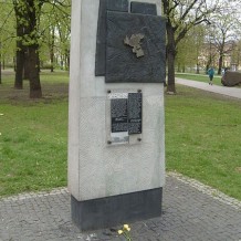 Pomnik granicy getta w Warszawie - aleja Andersa 