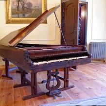 XIX wieczny fortepian