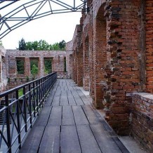 Żmigród - trwała ruina pałacu