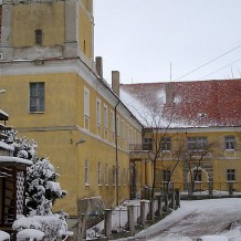 zamek w Białej.