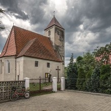 Kościół śś. Piotra i Pawła w Sieroszowicach