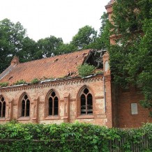Ruiny kościoła ewangelickiego w Białutach 