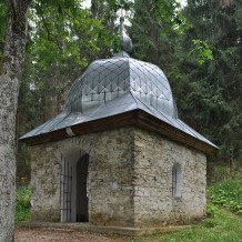 Kaplica z cudownym źródełkiem w Balnicy 