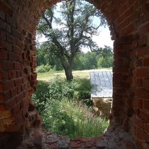 Ruiny średniowiecznego zamku w Nowym Jasińcu, w powiecie bydgoskim, w województwie kujawsko-pomorskim