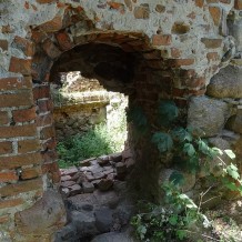 Ruiny średniowiecznego zamku w Nowym Jasińcu, w powiecie bydgoskim.