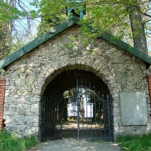 Cmentarz wojenny w Iwaniskach