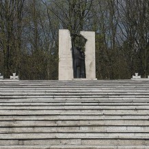 Pomnik Poległych i Pomordowanych w II wojnie św.