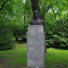 Pomnik Elizy Orzeszkowej w Parku Praskim