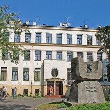 Pomnik Janusza Korczaka przy Jaktorowskiej