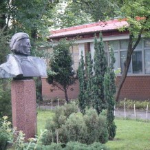 Popiersie Adama Mickiewicza w Warszawie