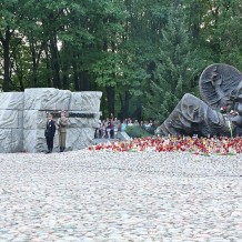 Pomnik Polegli Niepokonani w Warszawie