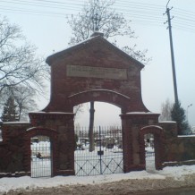 Cmentarz w Sierakowie
