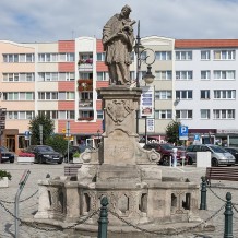 Figura św. Jana Nepomucena w Dzierżoniowie
