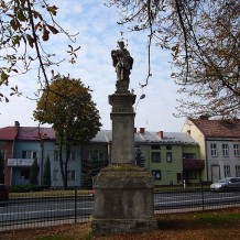 Pomnik św. Jana Nepomucena w Leżajsku
