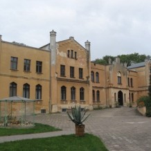 Pałac w Charcicach