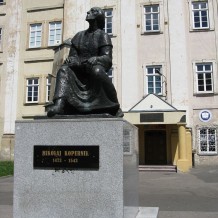Pomnik Mikołaja Kopernika w Piotrkowie Tryb.