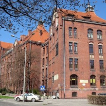 Budynek szkoły przy ulicy Kruczej 49 we Wrocławiu