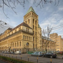 Budynek dawnej łaźni miejskiej we Wrocławiu