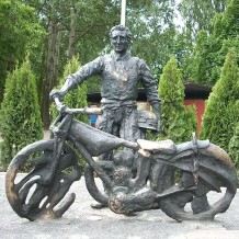Pomnik Alfreda Smoczyka w Lesznie