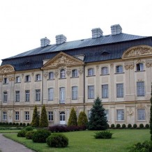 Pałac biskupi w Ciążeniu