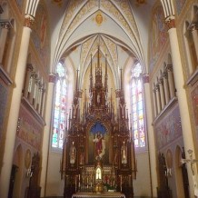 Wnętrze neogotyckiego kościoła parafialnego pw. św. Michała Archanioła w Płonce Kościelnej
