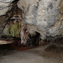 Jaskinia w Straszykowej Górze