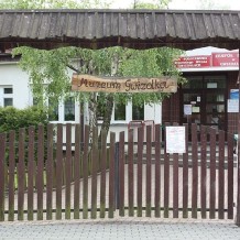 Szkolne Muzeum Gwizdka w Gwizdałach