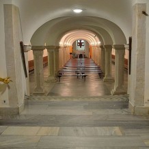 Kościół dolny w Bazylice św. Krzyża w Warszawie
