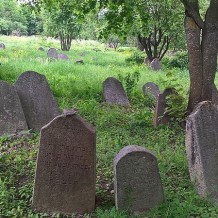 Macewy na cmentarzu żydowskim w Krynkach