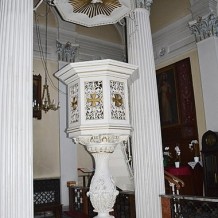 Wnętrze kościoła św. Karola Boromeusza przy ul. Chłodnej w Warszawie.